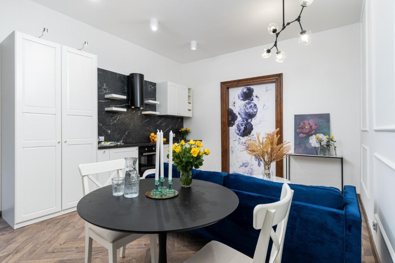 Cozy Apartment In The Center Of Krasków Exteriör bild